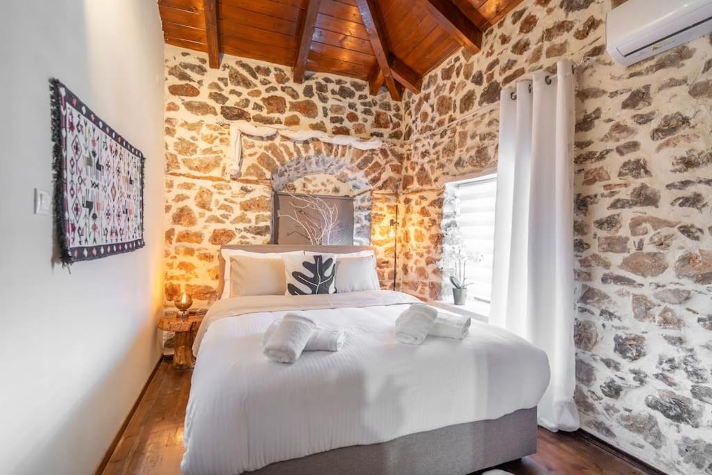 Holiday home Stirida Stone House