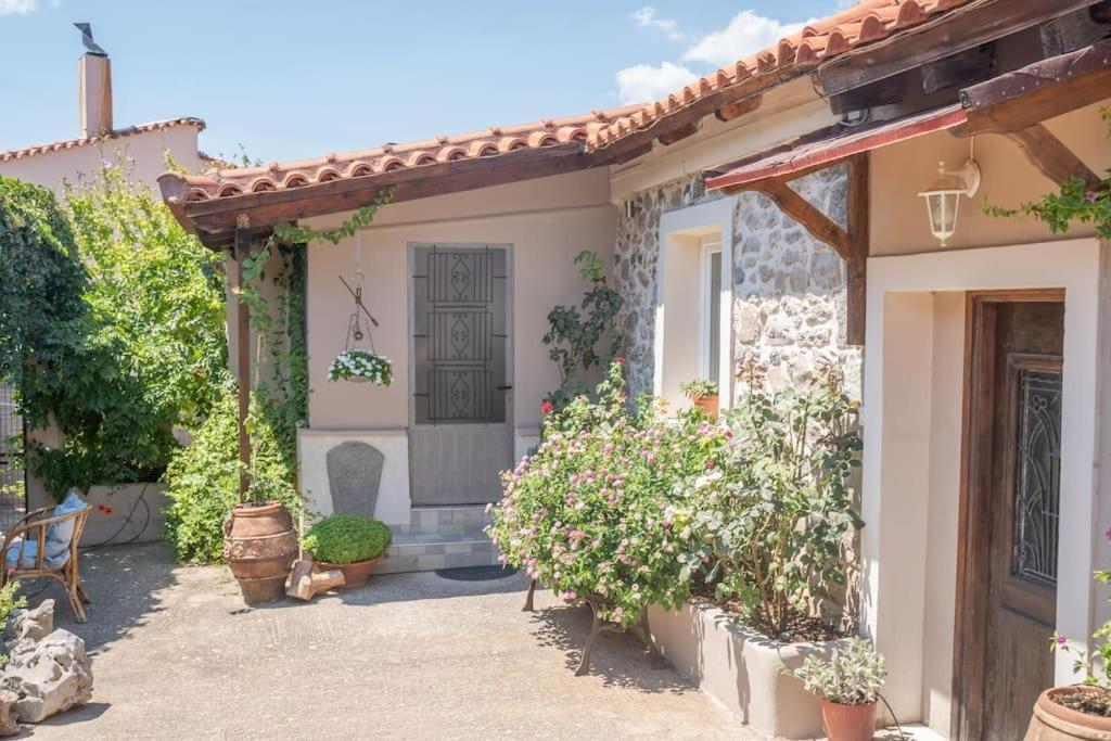Holiday home Stirida Stone House Stirion